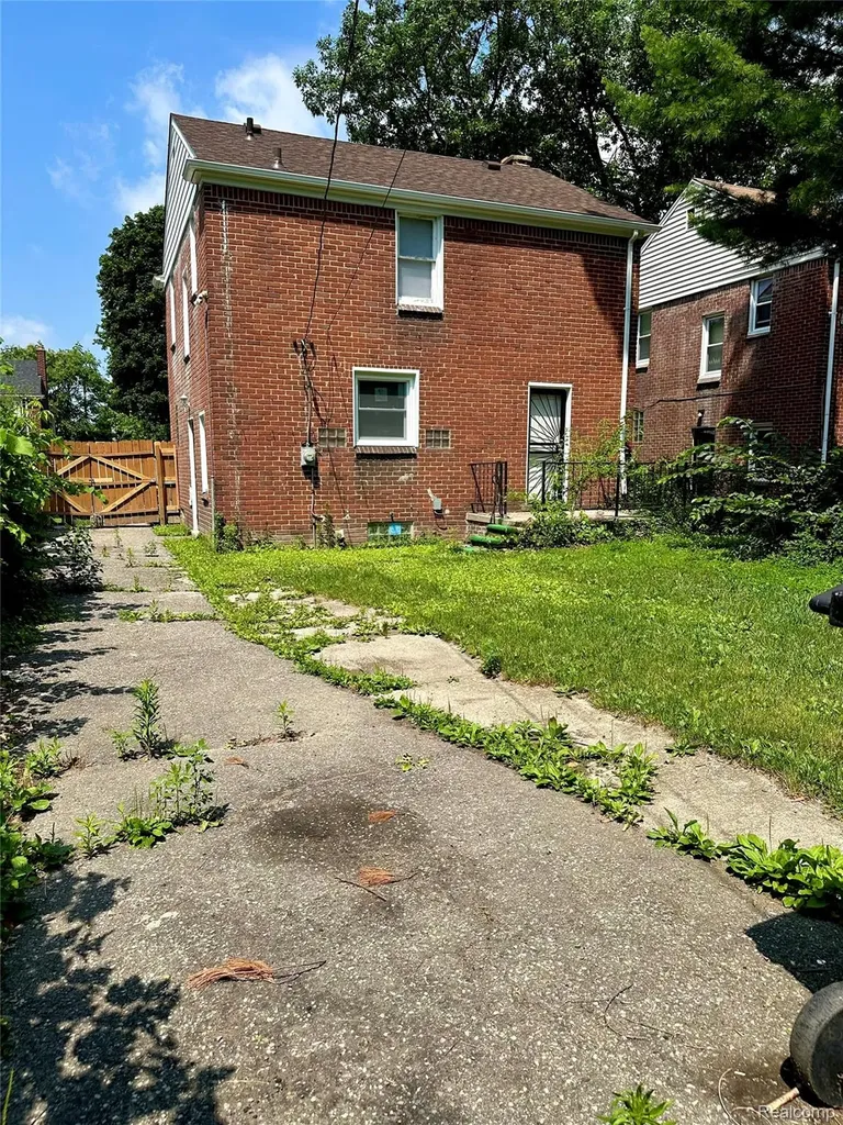 18500 Lindsay Street Detroit City MI 48235