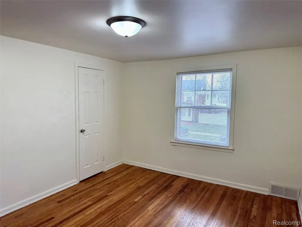 18500 Lindsay Street Detroit City MI 48235