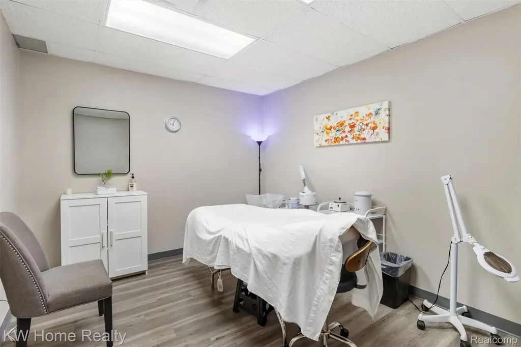 36880 Woodward Avenue Bloomfield Hills City MI 48304