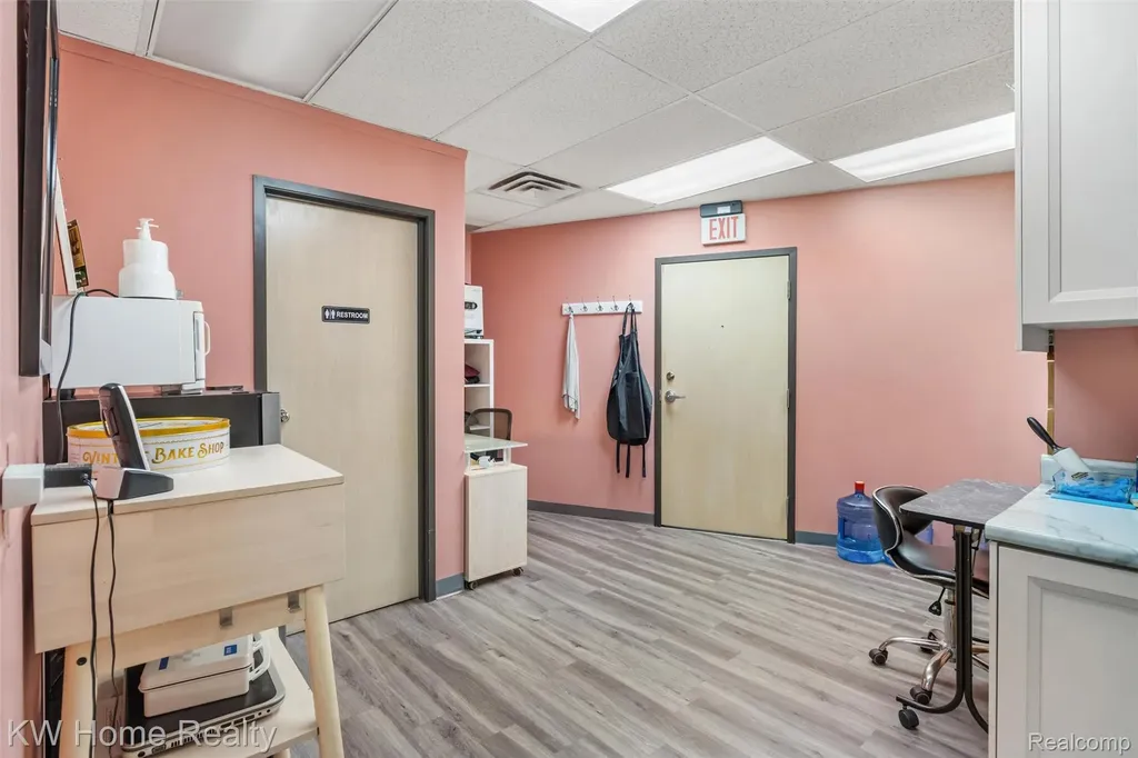 36880 Woodward Avenue Bloomfield Hills City MI 48304