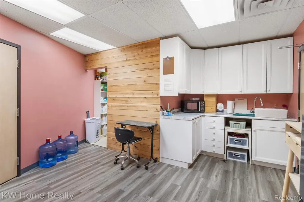 36880 Woodward Avenue Bloomfield Hills City MI 48304