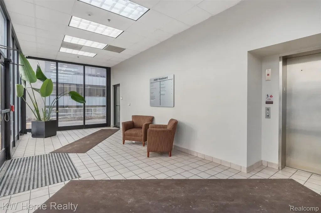 36880 Woodward Avenue Bloomfield Hills City MI 48304