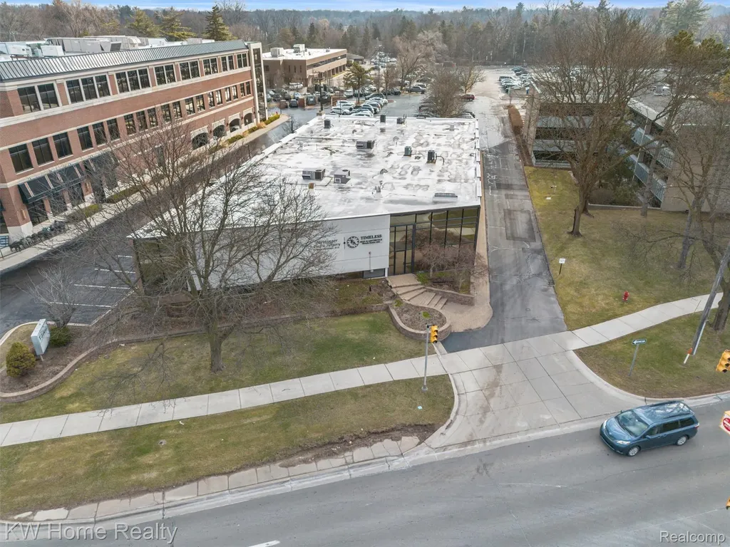 36880 Woodward Avenue Bloomfield Hills City MI 48304