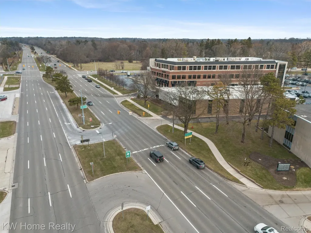 36880 Woodward Avenue Bloomfield Hills City MI 48304