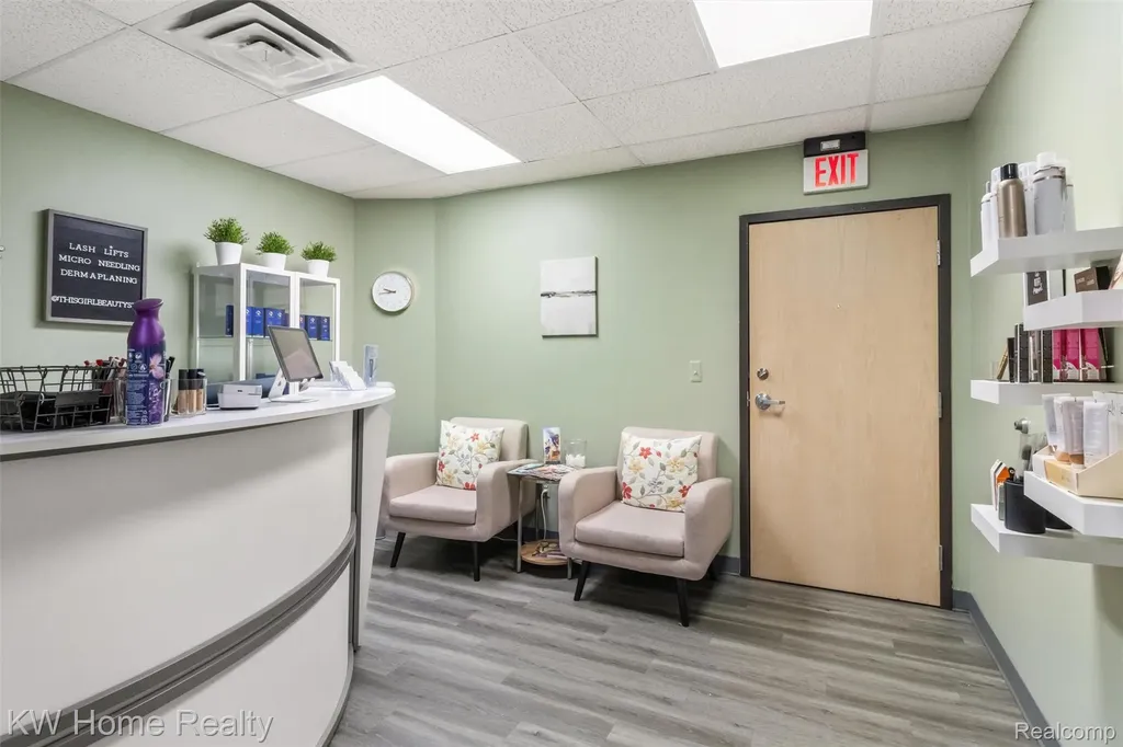 36880 Woodward Avenue Bloomfield Hills City MI 48304