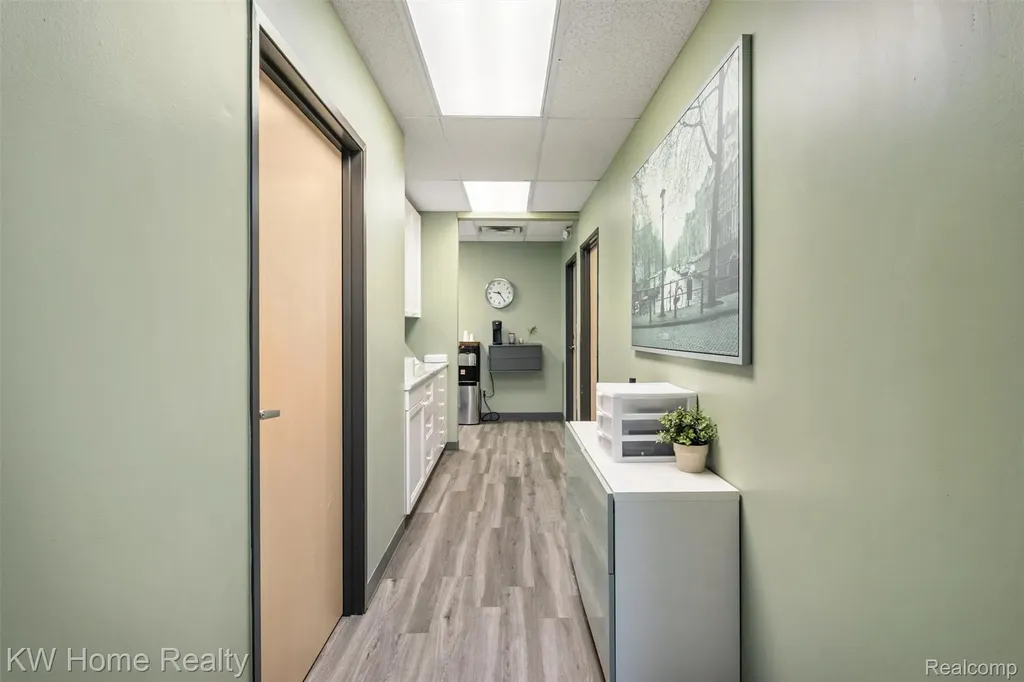 36880 Woodward Avenue Bloomfield Hills City MI 48304