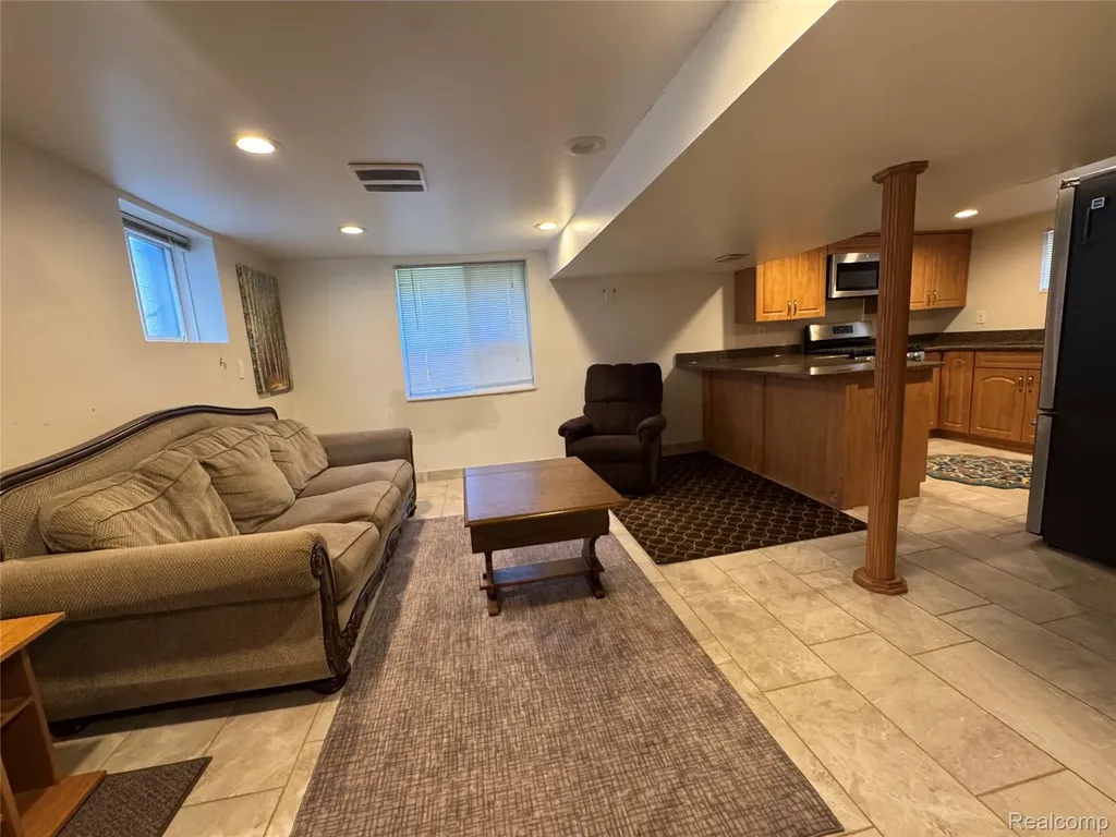 6438 Barrie Street Dearborn City MI 48126