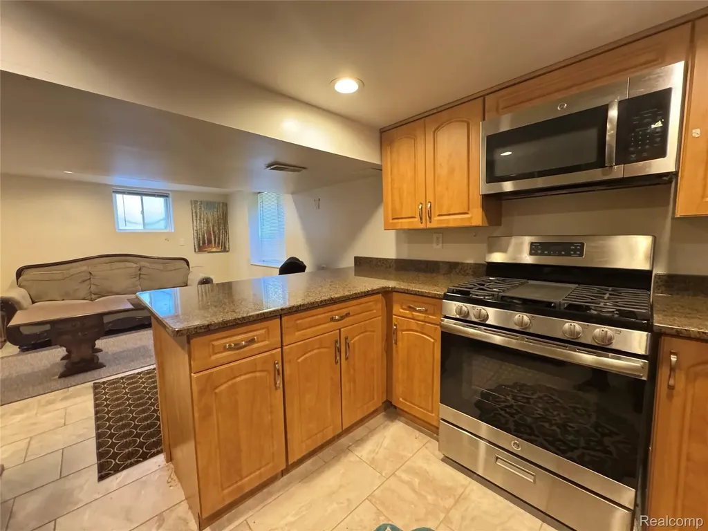 6438 Barrie Street Dearborn City MI 48126