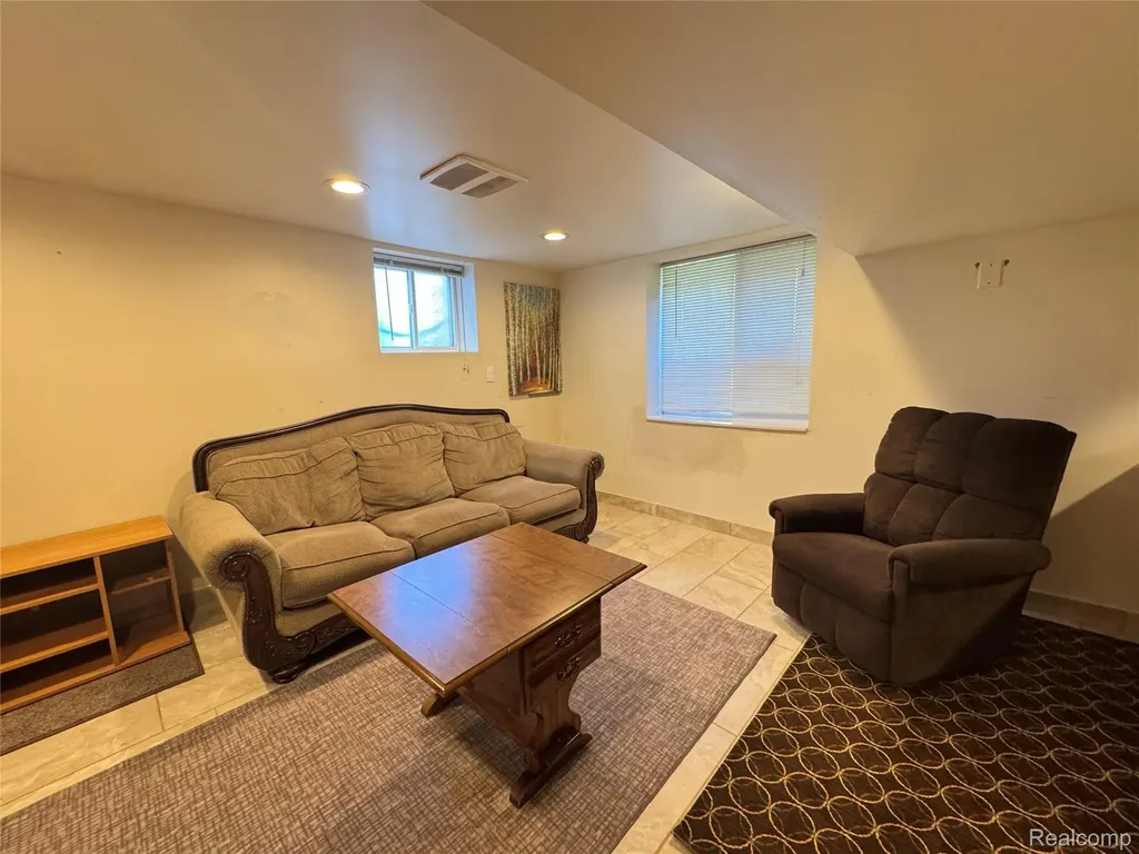 6438 Barrie Street Dearborn City MI 48126