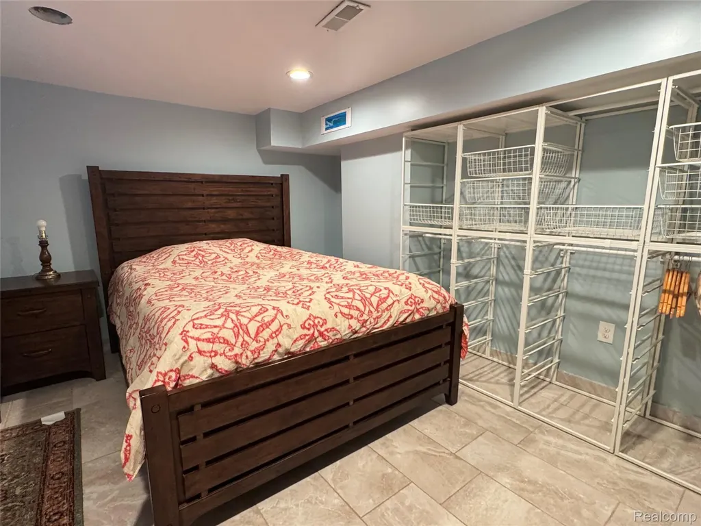 6438 Barrie Street Dearborn City MI 48126