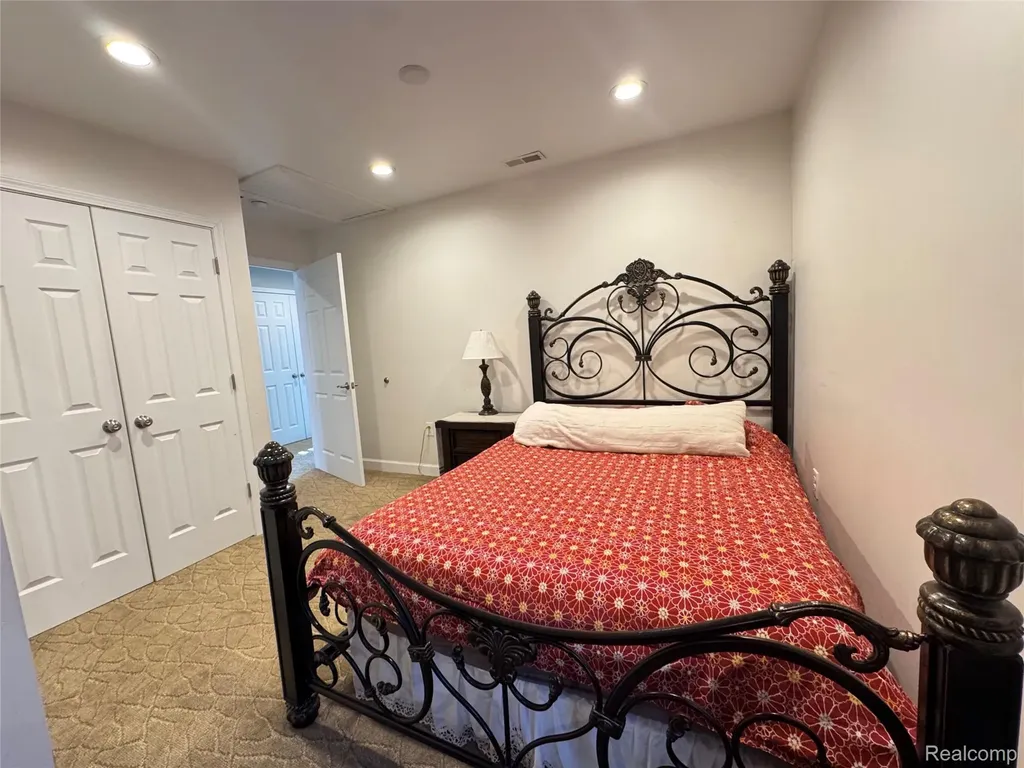 6438 Barrie Street Dearborn City MI 48126