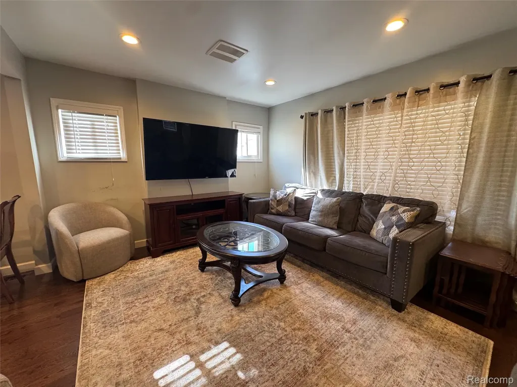 6438 Barrie Street Dearborn City MI 48126
