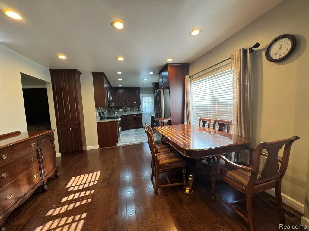 6438 Barrie Street Dearborn City MI 48126