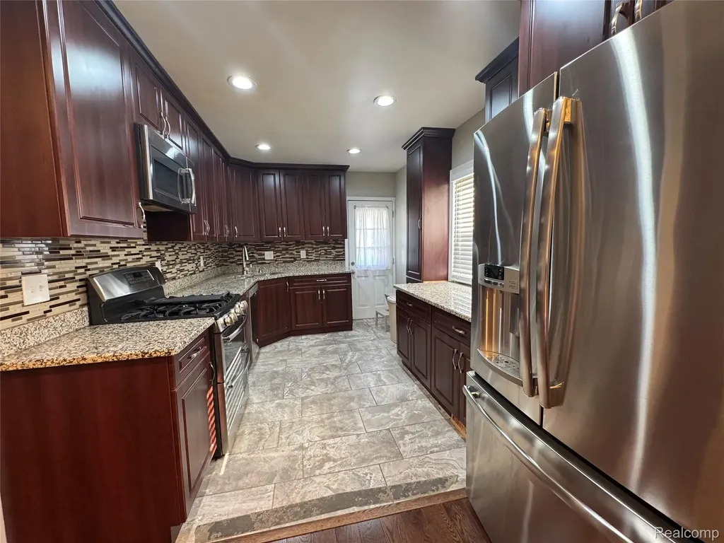 6438 Barrie Street Dearborn City MI 48126