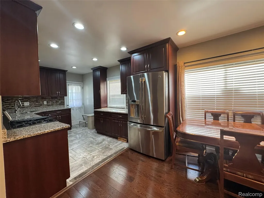 6438 Barrie Street Dearborn City MI 48126
