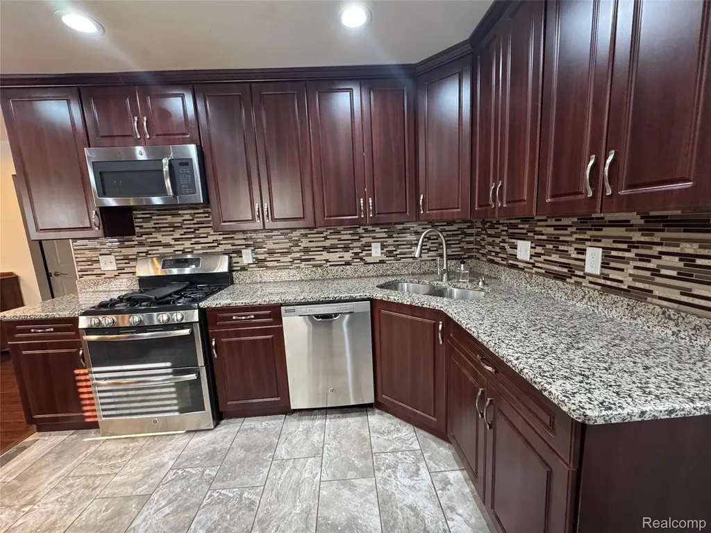 6438 Barrie Street Dearborn City MI 48126