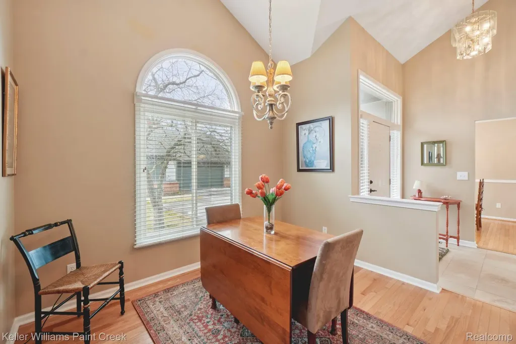 2799 Lochmoor Boulevard Orion Charter Township MI 48360