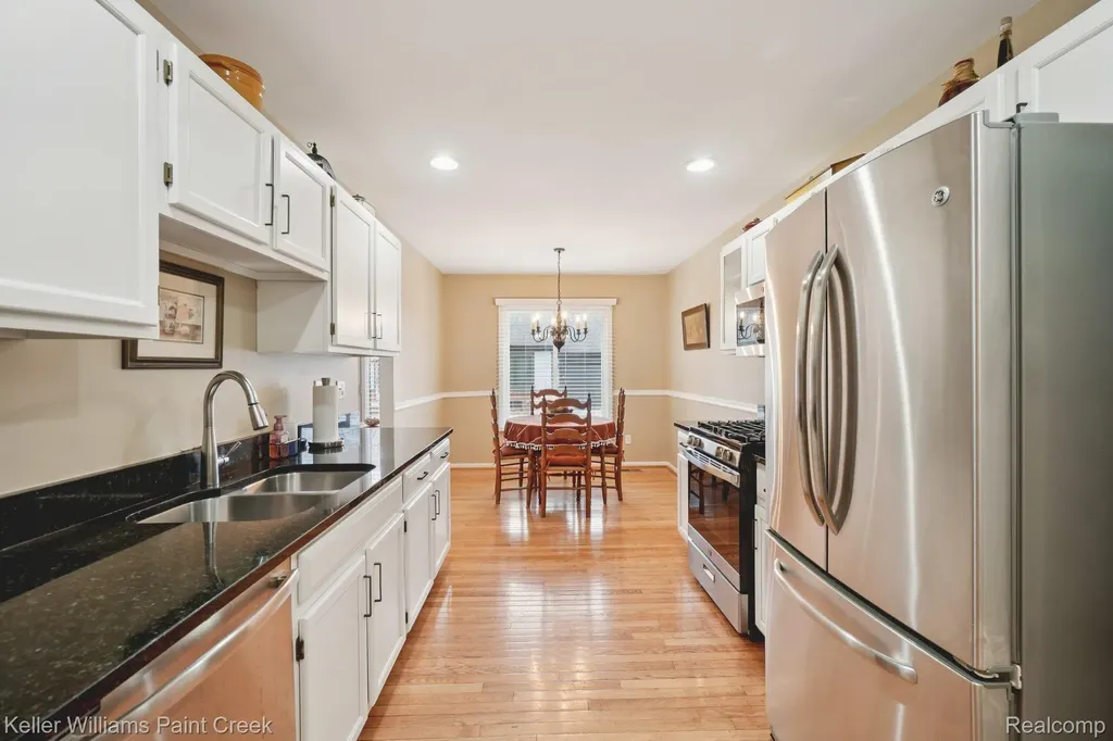 2799 Lochmoor Boulevard Orion Charter Township MI 48360