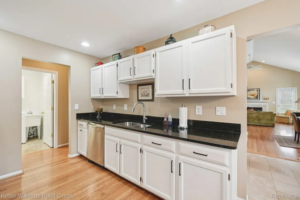2799 Lochmoor Boulevard Orion Charter Township MI 48360