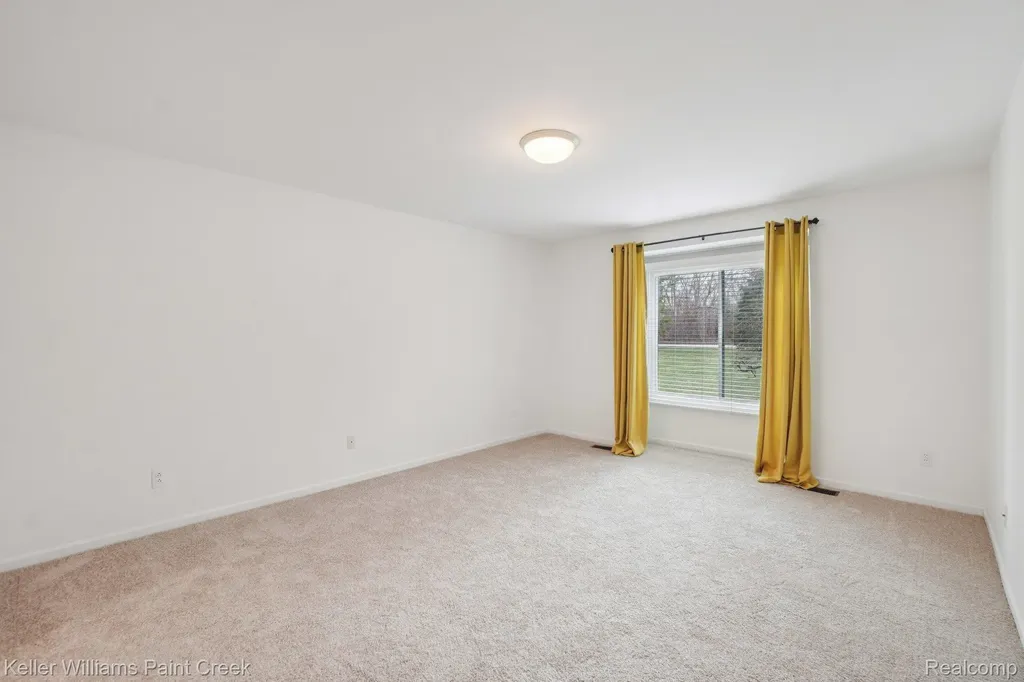 2799 Lochmoor Boulevard Orion Charter Township MI 48360