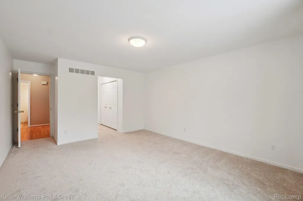 2799 Lochmoor Boulevard Orion Charter Township MI 48360