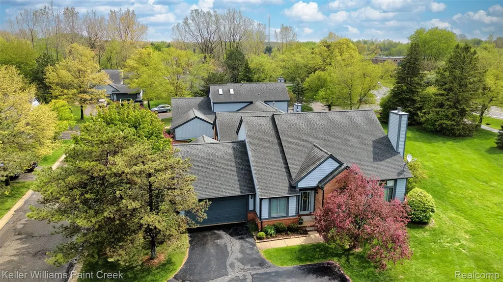 2799 Lochmoor Boulevard Orion Charter Township MI 48360