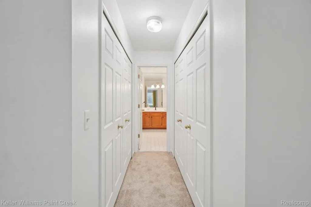 2799 Lochmoor Boulevard Orion Charter Township MI 48360
