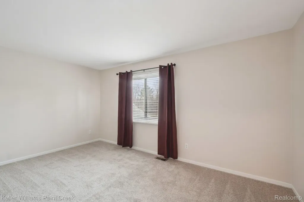 2799 Lochmoor Boulevard Orion Charter Township MI 48360