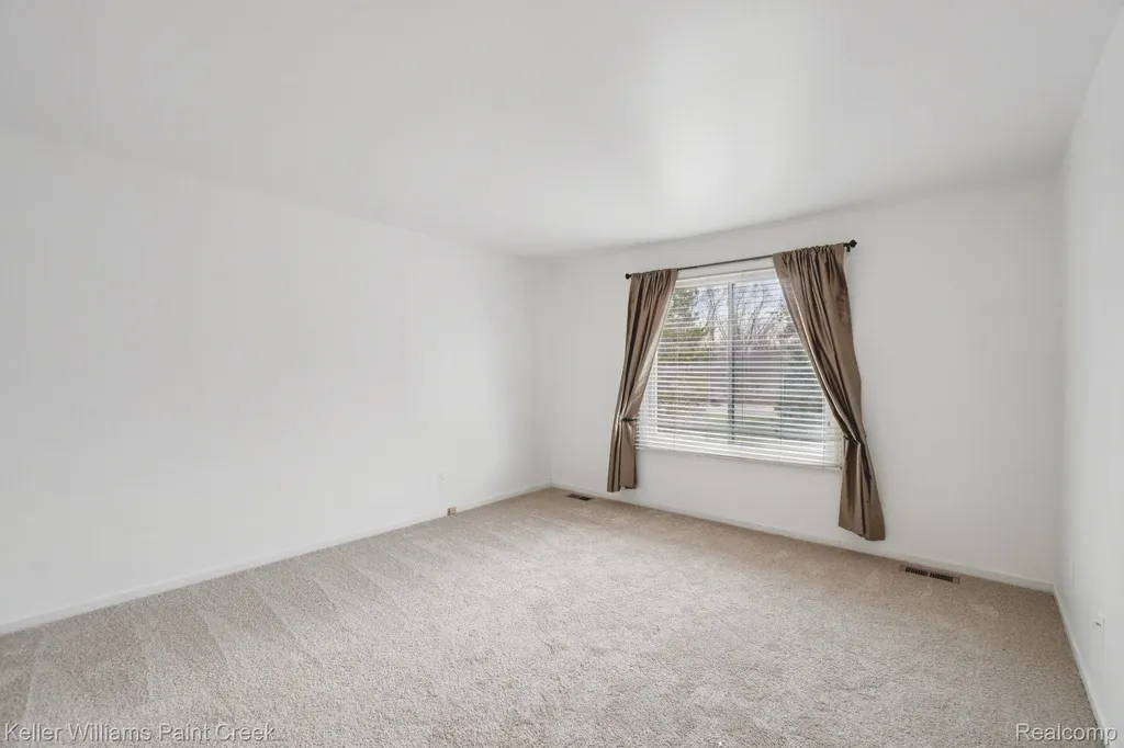 2799 Lochmoor Boulevard Orion Charter Township MI 48360
