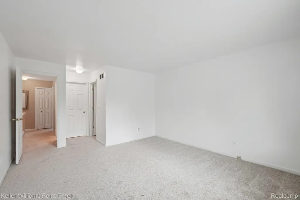 2799 Lochmoor Boulevard Orion Charter Township MI 48360