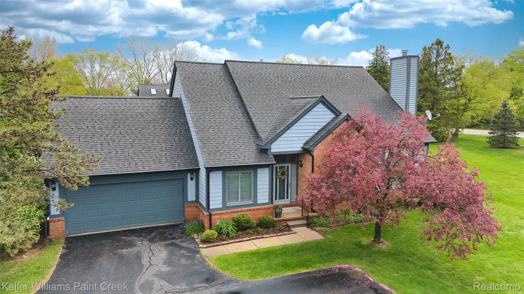 2799 Lochmoor Boulevard Orion Charter Township MI 48360