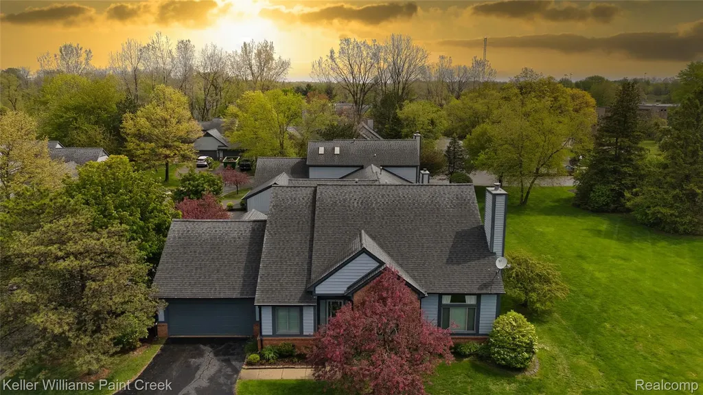 2799 Lochmoor Boulevard Orion Charter Township MI 48360