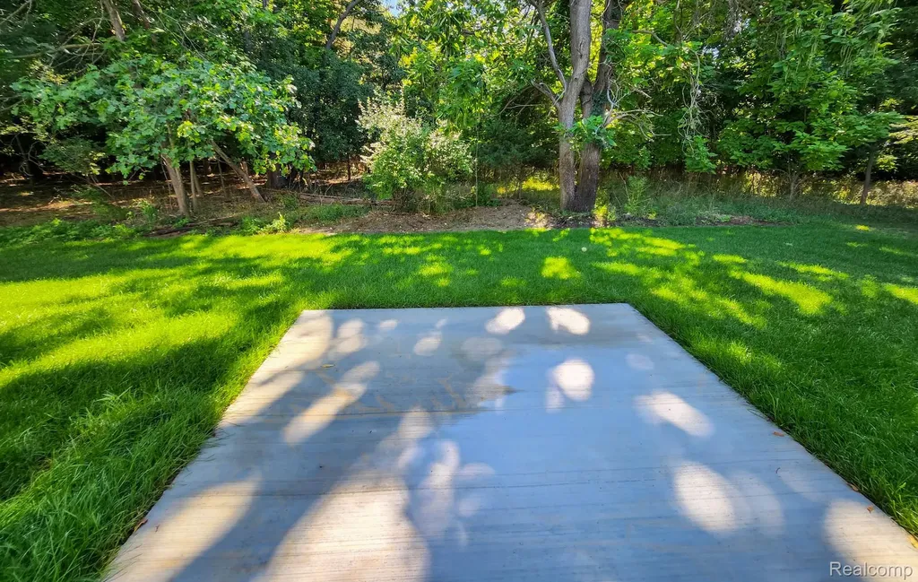 295 Whispering Pines Drive Fenton City MI 48430