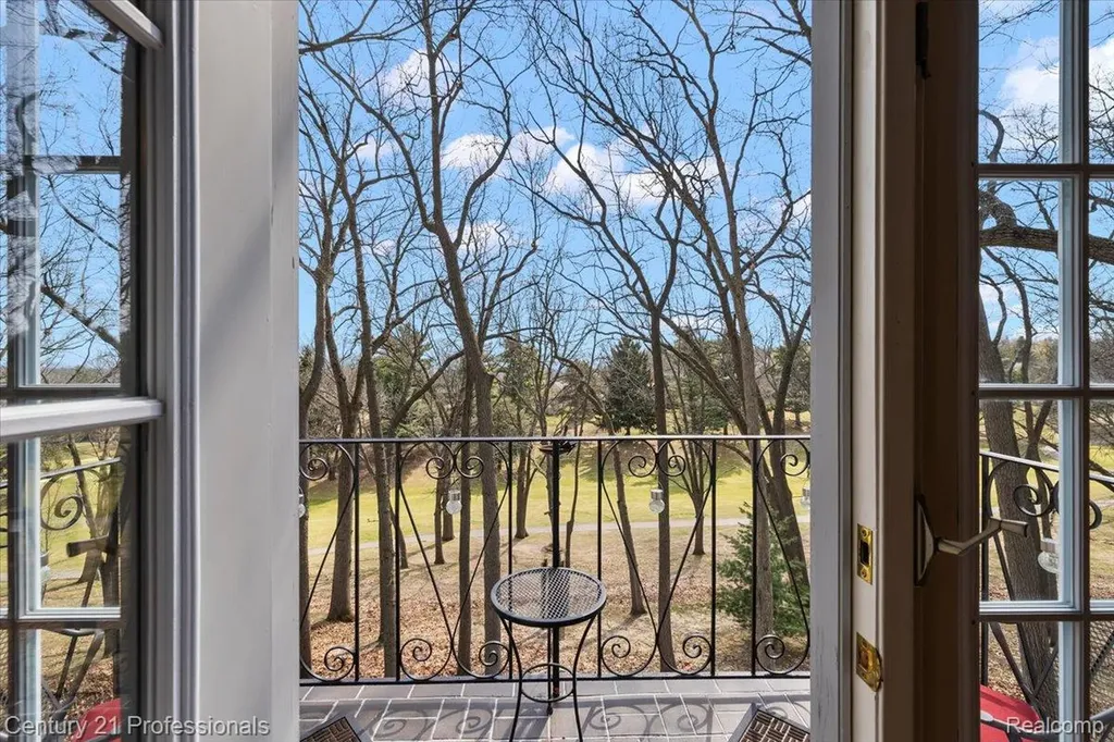5423 Bristol Parke Drive Independence Charter Township MI 48348