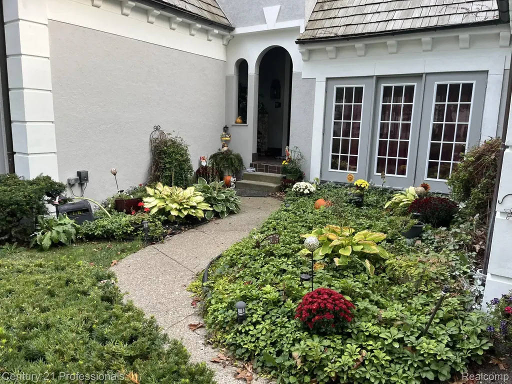 5423 Bristol Parke Drive Independence Charter Township MI 48348