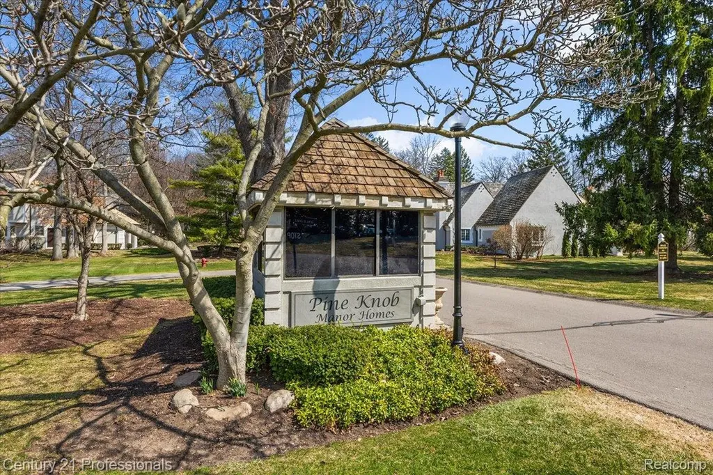 5423 Bristol Parke Drive Independence Charter Township MI 48348