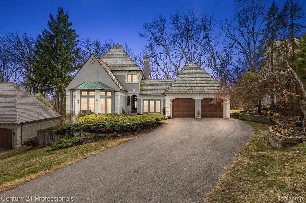 5423 Bristol Parke Drive Independence Charter Township MI 48348