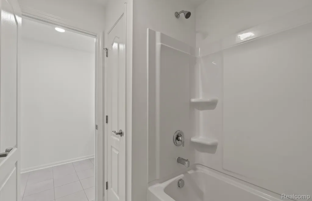 5574 East Spaniel Drive Pittsfield Charter Township MI 48108