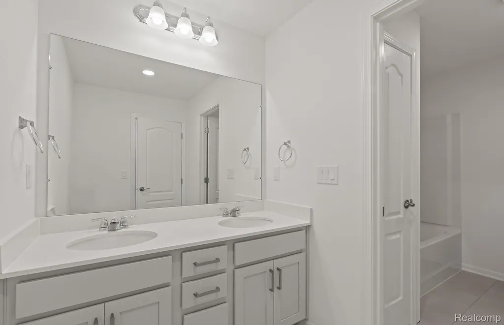 5574 East Spaniel Drive Pittsfield Charter Township MI 48108