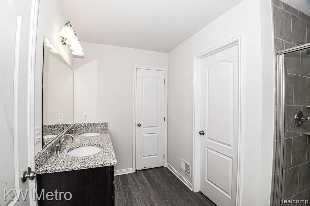 34625 John Bartley Circle Sterling Heights City MI 48310