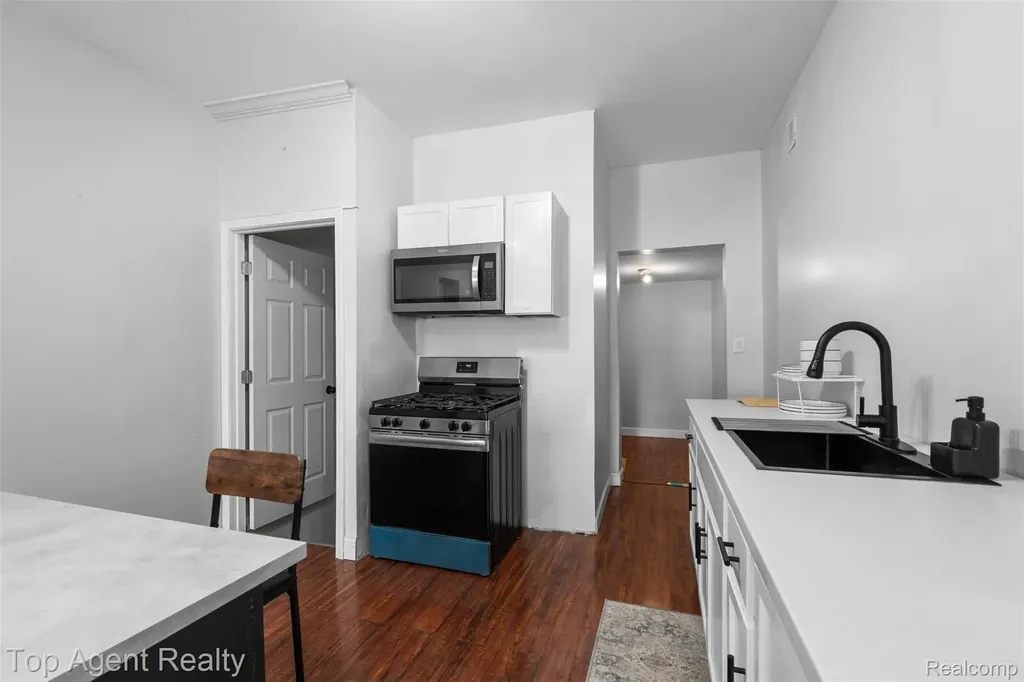 16602 Monica Street Detroit City MI 48221