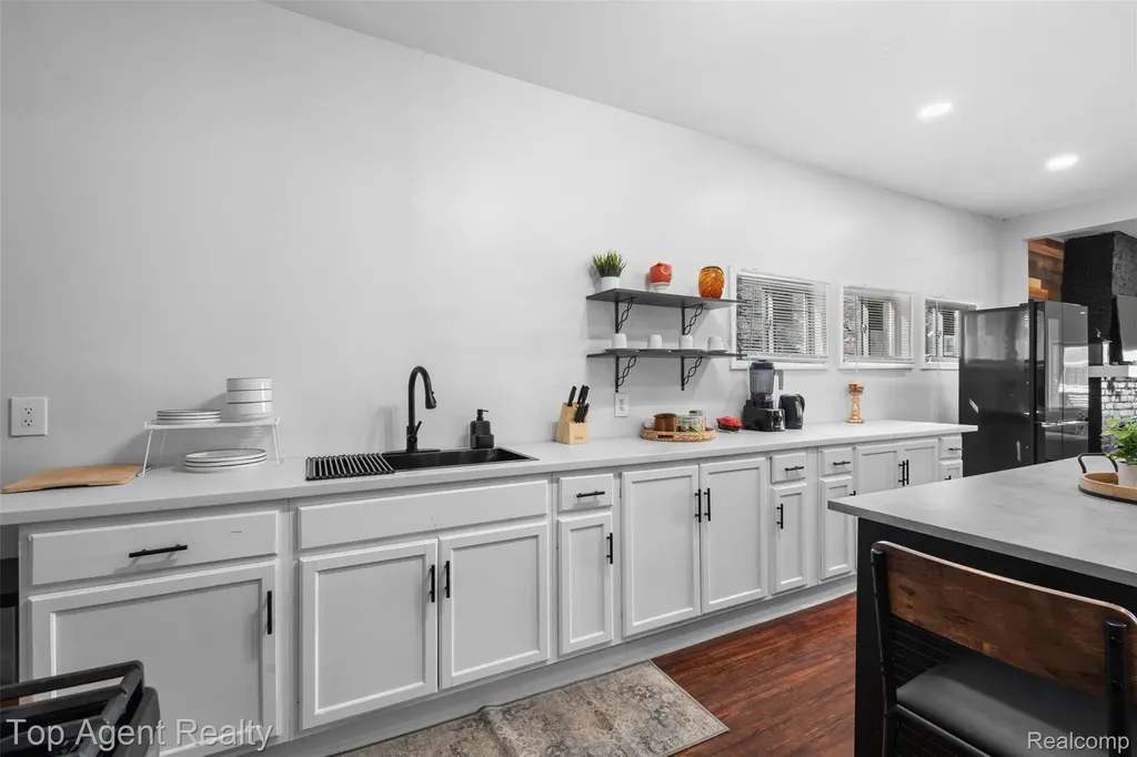 16602 Monica Street Detroit City MI 48221