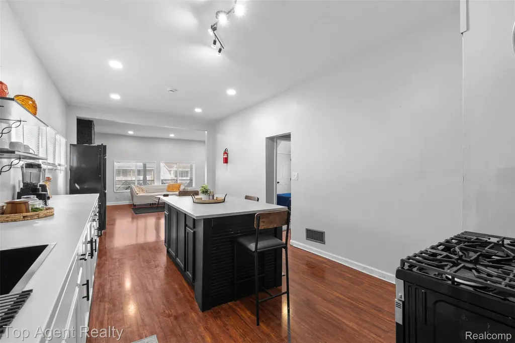 16602 Monica Street Detroit City MI 48221