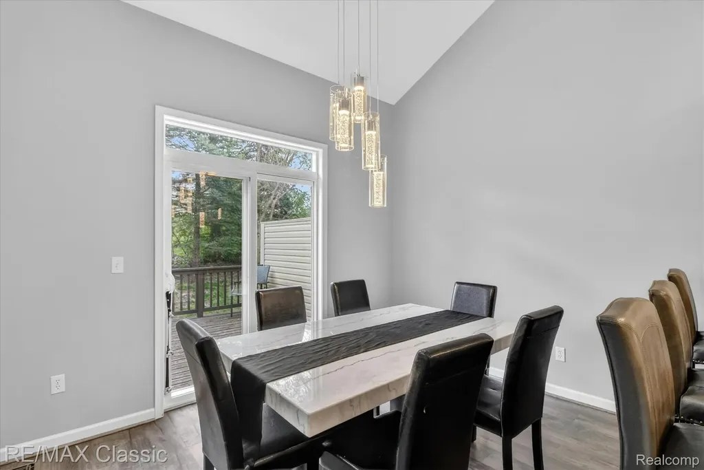 2298 Calibouge Commerce Charter Township MI 48382