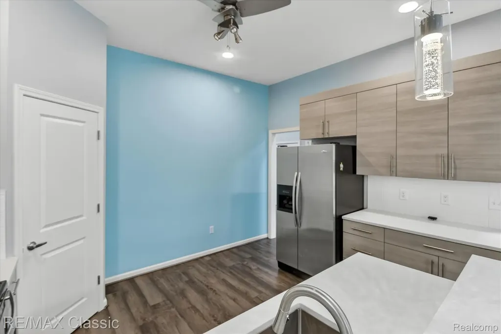 2298 Calibouge Commerce Charter Township MI 48382
