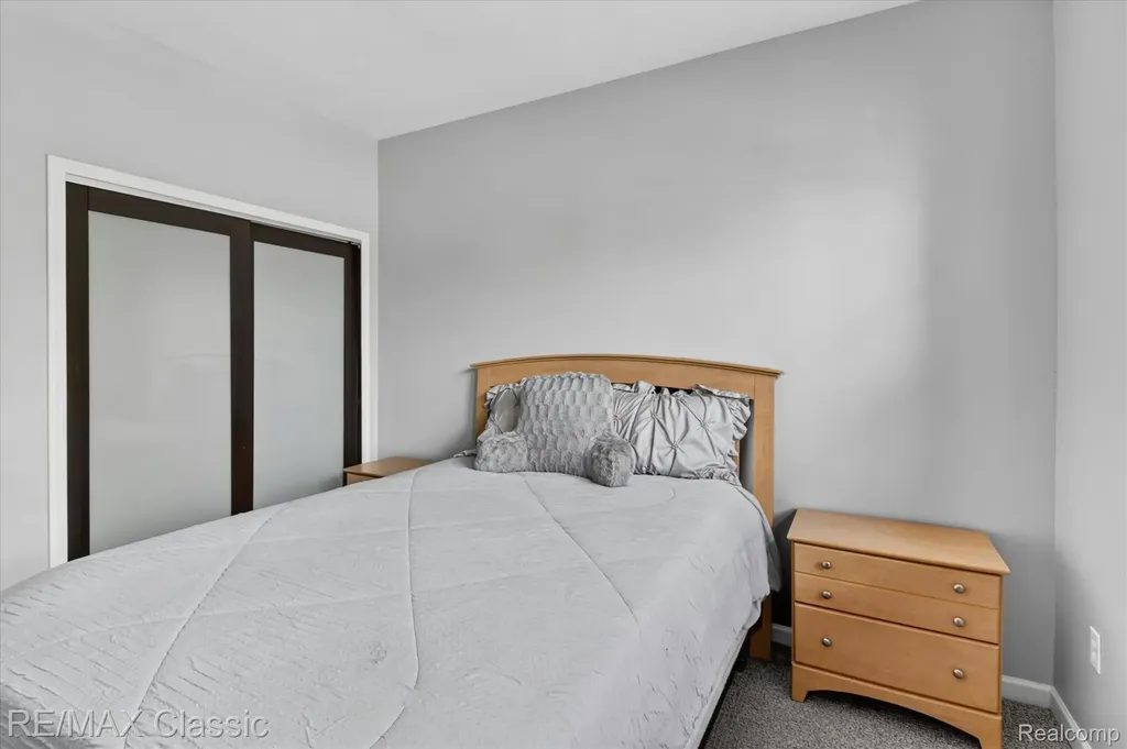 2298 Calibouge Commerce Charter Township MI 48382