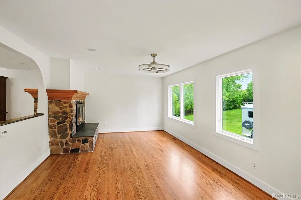 3556 E Dryden Road Dryden Township MI 48455