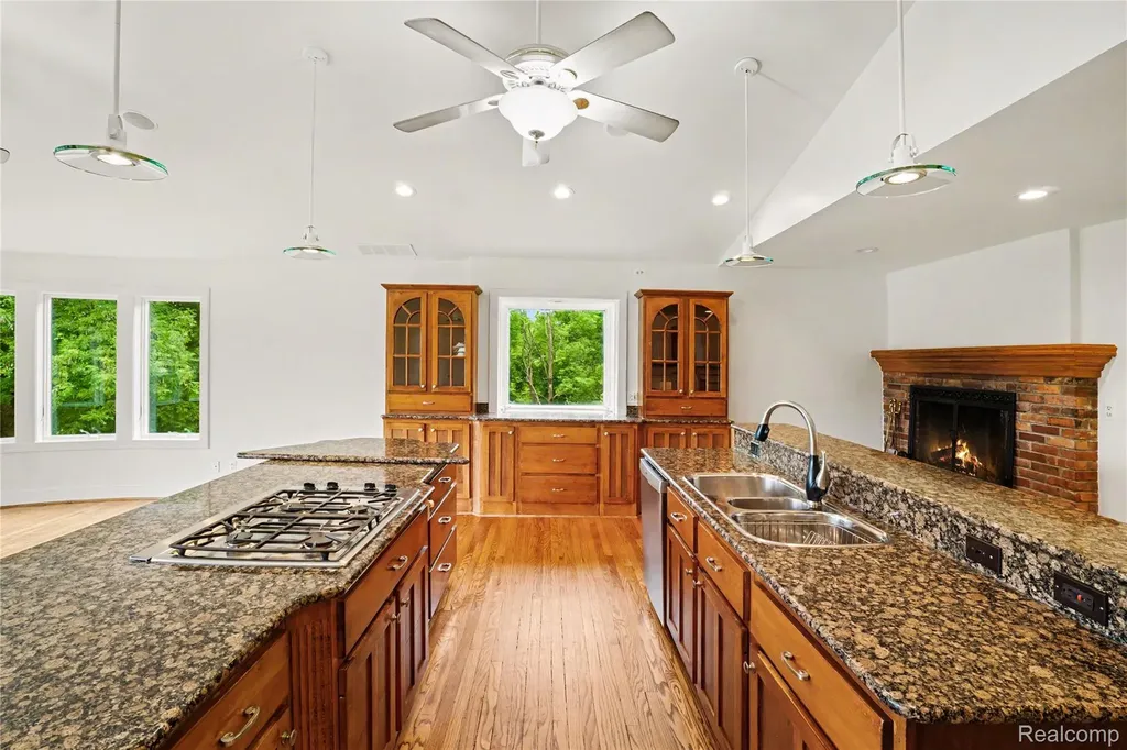 3556 E Dryden Road Dryden Township MI 48455