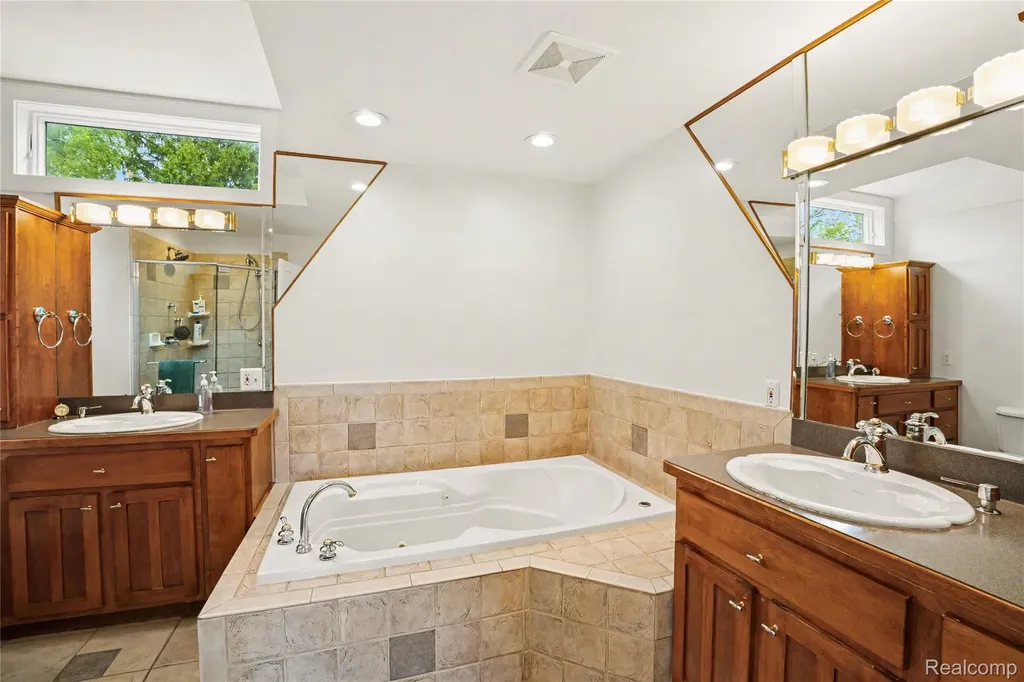3556 E Dryden Road Dryden Township MI 48455