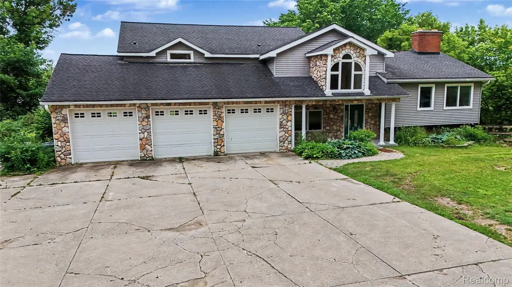3556 E Dryden Road Dryden Township MI 48455